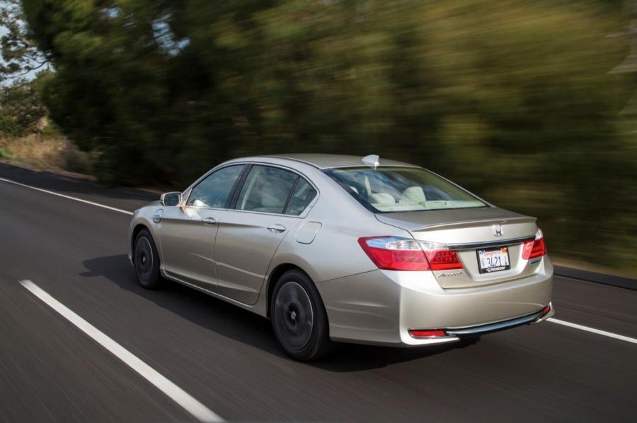  Honda Accord Plug-In Hybrid 2014 года  (фото 66 из 109)